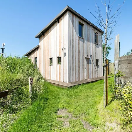 Quaint Bungalow In With Garden