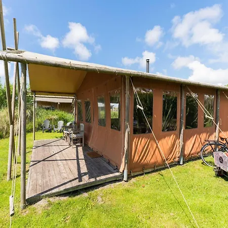 Quaint Bungalow In With Garden Сasa de vacaciones