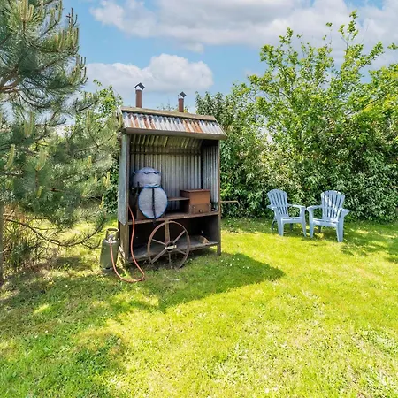 Quaint Bungalow In With Garden Callantsoog